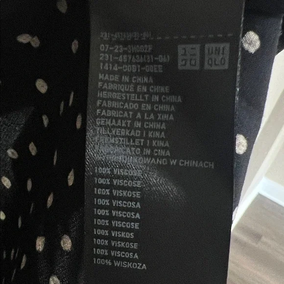 Uniqlo Rayon Blouse | Printed - Picture 10 of 11